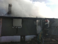 Добровольці-вогнеборці гасили будинок поблизу Рівного (ФОТО/ВІДЕО)