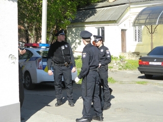 Патрульні поліцейські на вулицях міста