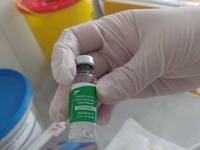 Чи не було смертей: як жителі області переносять вакцину від COVID-19