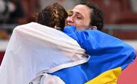 Атлетки-медалістки України і Росії обійнялися та зробили спільні знімки (6 ФОТО)