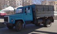Жінка з села Рівненщини подарувала ЗСУ вантажівку (ФОТО)