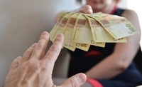 Підвищення пенсій для українців 75+ у липні не буде. Немає грошей