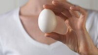 «Долоня Бога», або Чому прикмети забороняють бити яйця об стіл