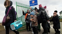 Оприлюднено дані про заробітки українських біженців у Польщі, Чехії та Румунії. З/п багатьох здивує  