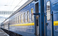 «Укрзалізниця» запускає евакуаційні поїзди для українців у Криму, де зараз «буйно квітне бавовна»