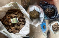У жительки Рівненського району в меблях знайшли мішки та пакети з бурштином