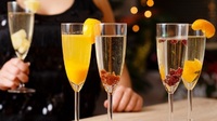 Желе із шампанського спеціально до свята: шикарна страва із двох складників (РЕЦЕПТ)