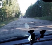 У мережу виклали відео жахливої дороги до Білого озера на Рівненщині