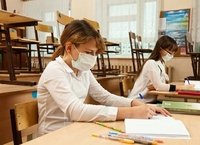 Навчання в умовах карантину: хто купуватиме маски для шкіл на Рівненщині
