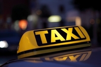 Поїхала на таксі в Рівне і зникла: поліцейські та рідні розшукують жінку (ФОТО)