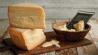 Як розм'якшити засохлий сир швидко і просто: простий трюк
