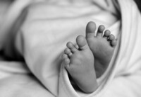 «В чому вмерла, в тому і буде спати»: батьки відмовляються хоронити немовля