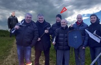 Гордон, Аваков, Шустер та Комаровський побрали до рук зброю і зробили фото над Дніпром