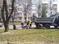 На вул. Пушкіна у Рівному шляховики проводять ямковий ремонт (ФОТО)