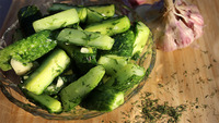 Легко та швидко: як приготувати смачні малосольні огірки за 30 хвилин