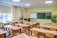 Коли розпочнуться зимові канікули в українських школах та як вплинуть на тривалість навчального року?