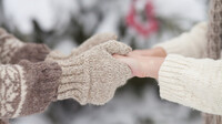 Без рукавичок: 7 способів зігріти руки у холодну пору 