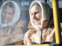 «Термінові справи, а транспорту немає»: пенсіонерка з Полтави пішки вирушила у Київ (ФОТО)