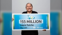 Внучка допомогла бабусі виграти 55 мільйонів доларів (ФОТО)