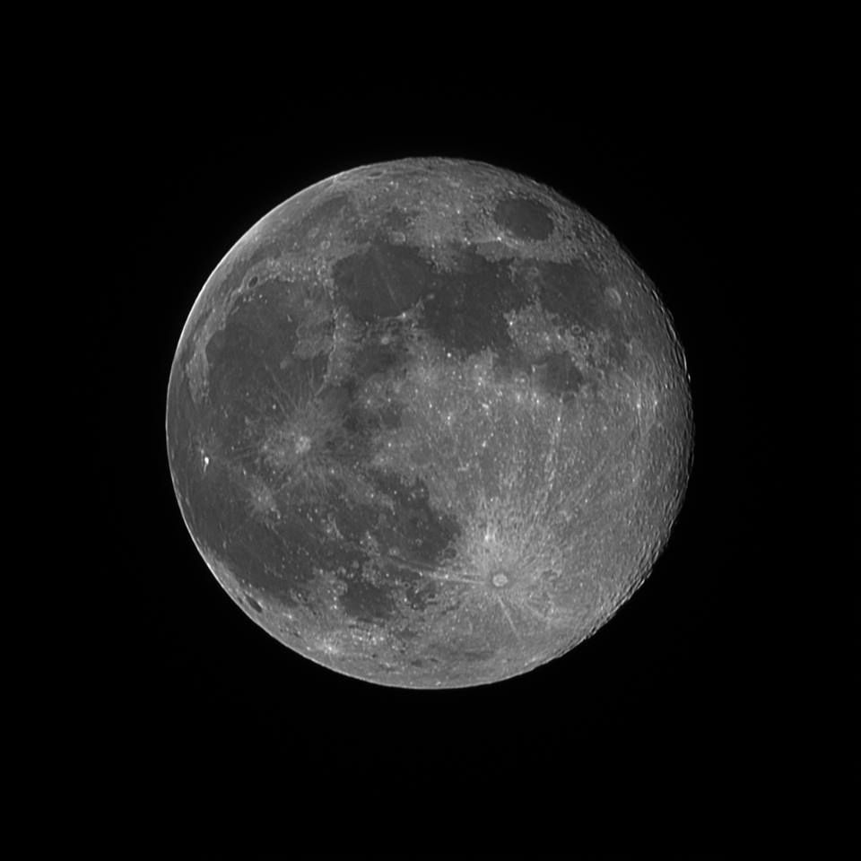 Фото Олексія Семчука (Місяць над Рівним, учора)