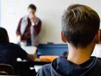 Регулярні мати на перервах та «живі зомбі» на уроках, - чому деяких учнів в Німеччині повертають у підготовчі класи
