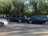 Нетверезий львівський міліціонер-пенсіонер розбив 4 авто на дорозі