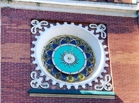 Унікальний годинник на фасаді органного залу запрацював у Рівному (ФОТО)