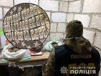 Бурштин на 30 тисяч доларів: на Рівненщині поліцейські провели обшуки у копачів (ФОТО)