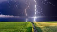 На Рівненщині та ще у 6 областях оголосили штормове попередження 