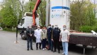 5-тонну кисневу бочку та нове обладнання привезли міській лікарні Рівного представники бюро ВООЗ в Україні 