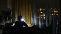 Мешканцям багатоквартирного будинку у Рівному ЖЕК відключив світло
