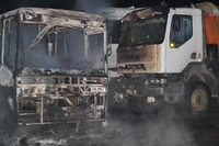 Як виглядала рятувальна операція у Рівному з ліквідації пожежі в автобусі та порятунку вантажівок (ФОТО/ВІДЕО)