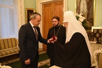 Очільник Рівненщини отримав орден від Патріарха Філарета (ФОТО)