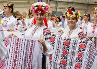 Завтра у Рівненському краєзнавчому музеї покажуть традиційні костюми
