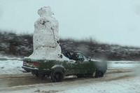 Мережу підкорює сніговик у BMW (ВІДЕО)