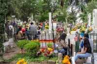 «Одна людина – це не смертельно»: чи будуть у Рівному оточувати кладовища на Провідну неділю