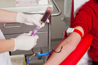 «Ваша кров може воювати»: Донори всіх груп крові потрібні у Рівному