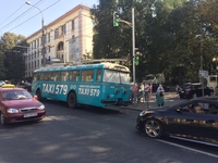 Пасажирів попросили вийти: на Соборній «заглух» тролейбус (ФОТО)