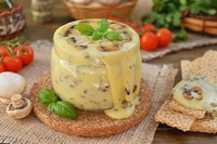 Домашній плавлений сир «а-ля Янтар»: як легко зробити ідеальну намазку на бутерброди