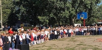 Сотні першокласників на Рівненщині чекатимуть, доки ненадійний Жошко збудує школу 