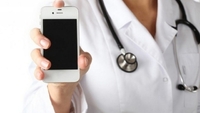 Лікарям у Рівному для комунікації з пацієнтами придбали мобільні телефони  