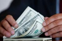 Курс долара в обмінниках різко «розвернувся»: Чому перед вихідними дорожчає валюта