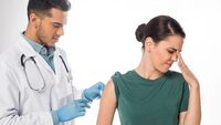 Які категорії працівників на Рівненщині повинні обов'язково вакцинуватися проти COVID-19