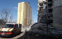 У Чернігові окупанти розбомбили гуртожиток: загинули троє діток та їхні батьки (ФОТО)
