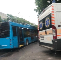 У Рівному в тролейбусі помер чоловік (ФОТО)