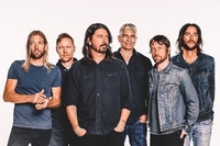 «Foo Fighters» переживають за долю молоді в новому кліпі