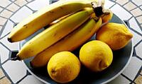 Чай, лимони з пестицидами й банани зі свинцем намагалися завезти в Україну