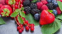 Викликає рак, ожиріння та безпліддя: вчені назвали найшкідливішу ягоду 
