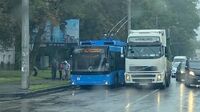 Фура і тролейбус потрапили у ДТП у Рівному (ФОТО)