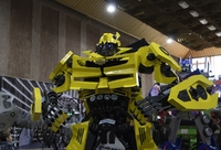 Трансформери по кілька метрів заввишки: до Рівного приїхала виставка роботів (ФОТО)